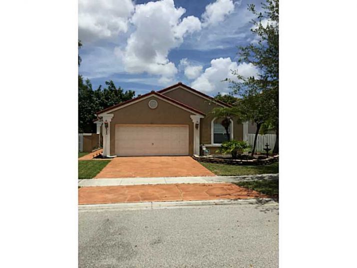 343 SW 190 TE, Hollywood, FL 33029