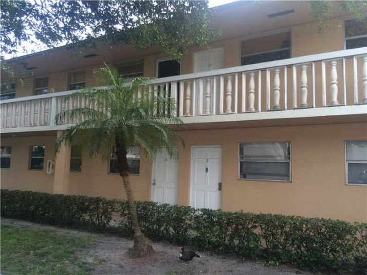 7130 W 11 CT # 10, Hialeah, FL 33014