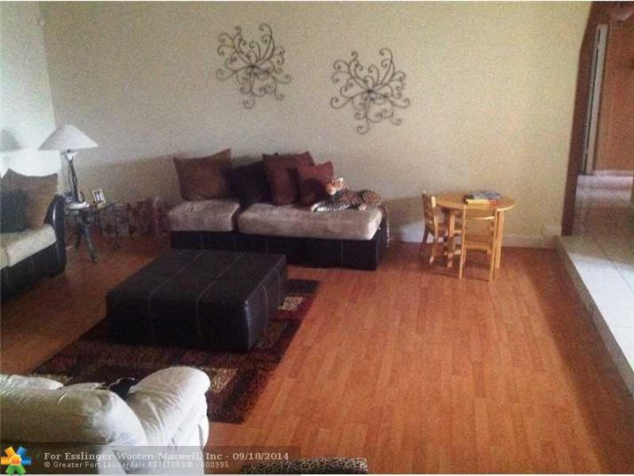 7117 NW 49TH CT, Fort Lauderdale, FL 33319