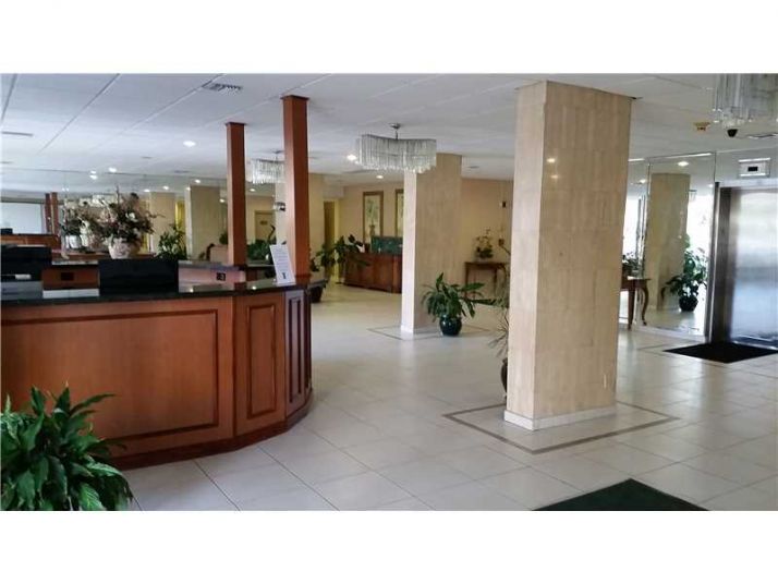 2049 S OCEAN DR # 507E, Hallandale, FL 33009