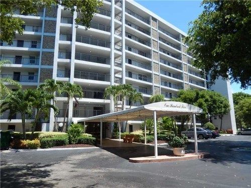 625 OAKS DR # 204, Pompano Beach, FL 33069