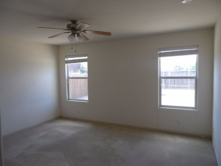 2100 Brewers Pl, Taylor, TX 76574
