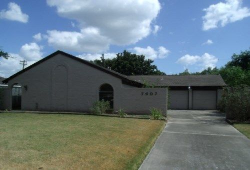 7607 Braesglen Drive, Houston, TX 77071