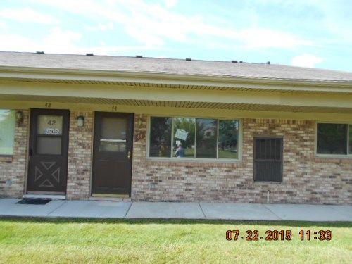 16046 44 Holz Dr, Southgate, MI 48195