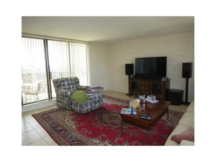 300 THREE ISLANDS BL # 110, Hallandale, FL 33009