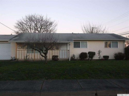 455 S 11th St, Independence, OR 97351
