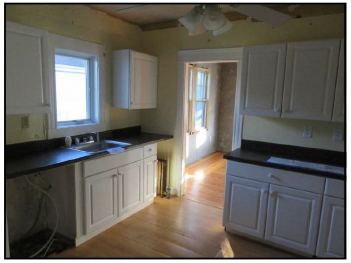 38 Central St, Warwick, RI 02886