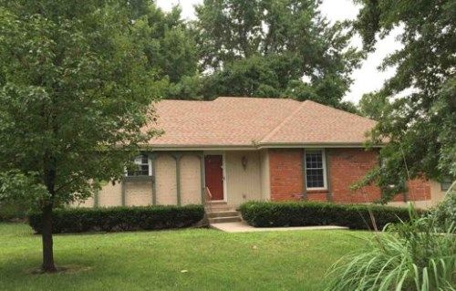 200 SW 24th St, Blue Springs, MO 64015