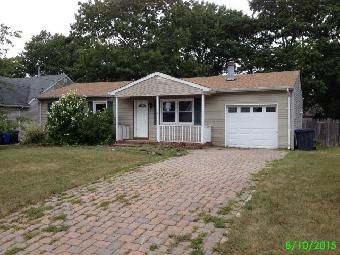 128 Reel Ave, Manahawkin, NJ 08050