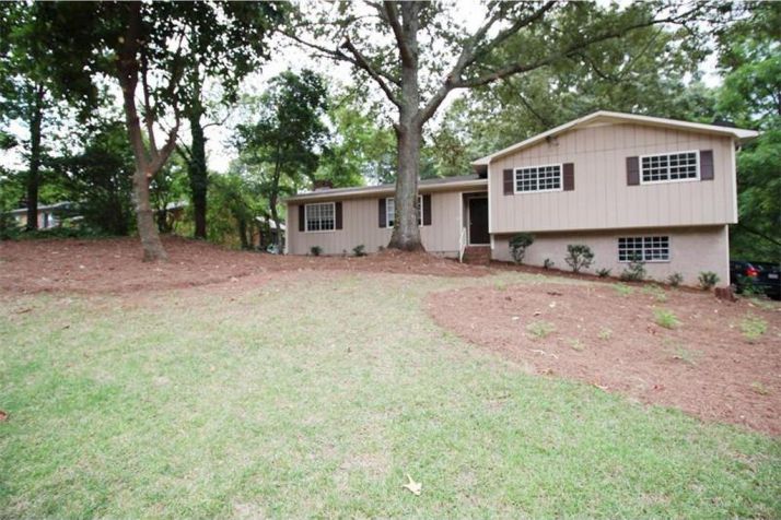 233 King Arthur Drive, Woodstock, GA 30189