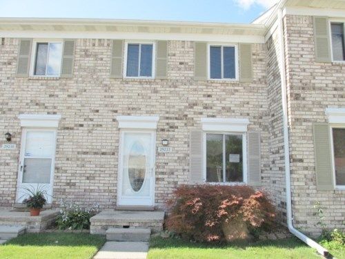 29222 Brittany Dr Unit # 30, Roseville, MI 48066