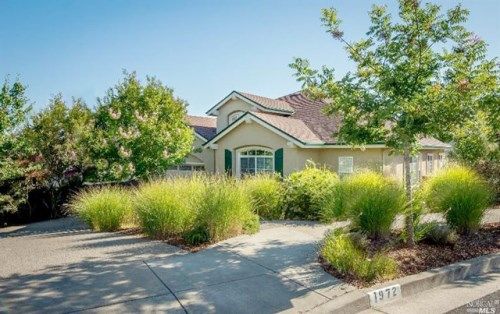 1972 Gardenview Circle, Santa Rosa, CA 95403