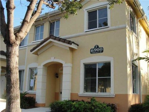 6900 NW 174 TE # F105, Hialeah, FL 33015