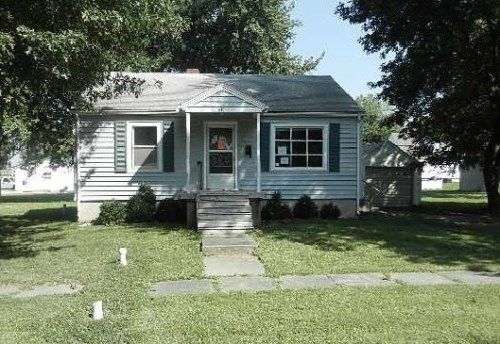 411 W Mcpike St, Vandalia, MO 63382