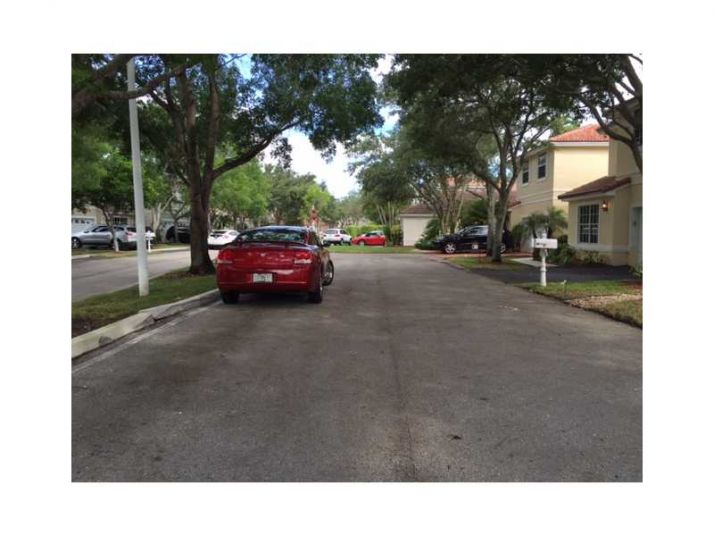 880 GARNET CR, Fort Lauderdale, FL 33326