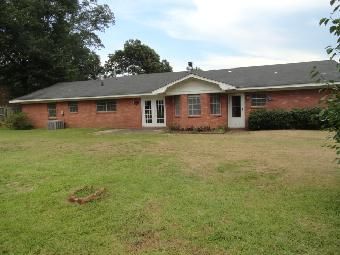 1842 Lake Trace Drive, Jackson, MS 39211