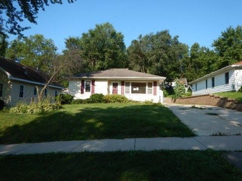 814 3rd Ave SW, Faribault, MN 55021