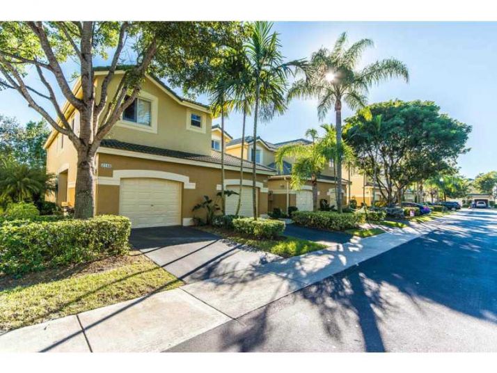 2148 HACIENDA TE, Fort Lauderdale, FL 33327