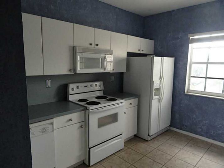 5610 NW 114 PL # 204, Miami, FL 33178