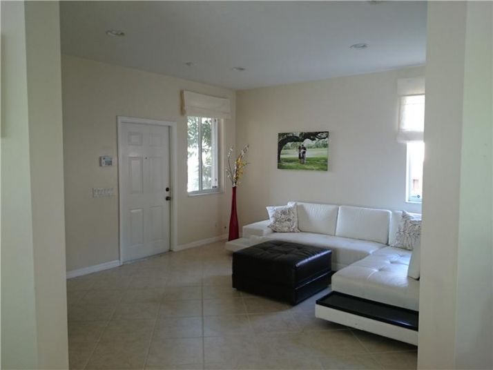 674 CONSERVATION DR, Fort Lauderdale, FL 33327