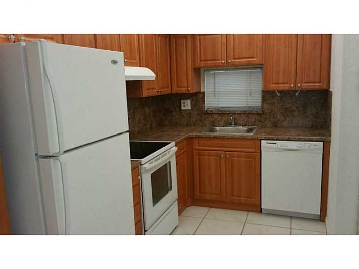 691 S HOLLYBROOK DR # 110, Hollywood, FL 33025