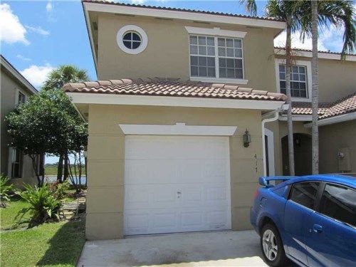 417 SW 120 AV # 417, Hollywood, FL 33025