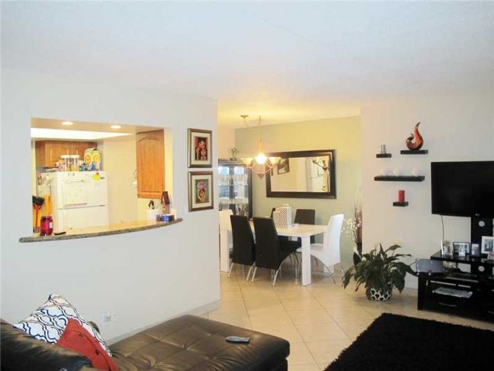 430 GOLDEN ISLES DR # 107, Hallandale, FL 33009