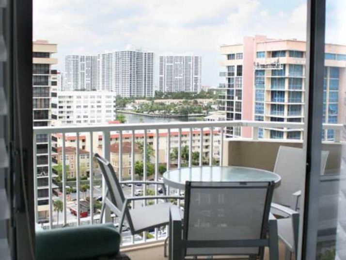 1985 S OCEAN DR # 11G, Hallandale, FL 33009