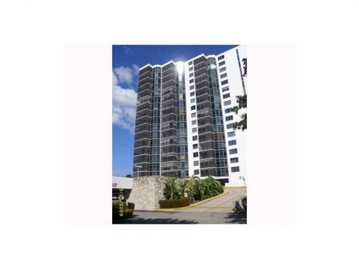 3375 N COUNTRY CLUB DR # 908, Miami, FL 33180