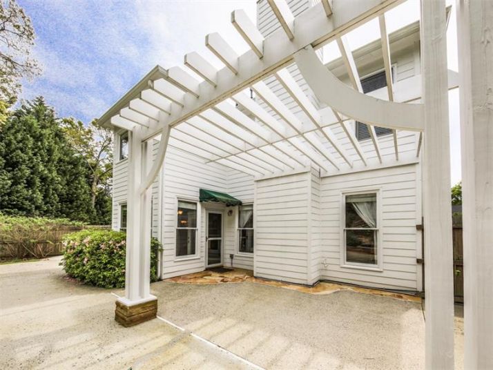 260 Camden Woods Drive, Suwanee, GA 30024