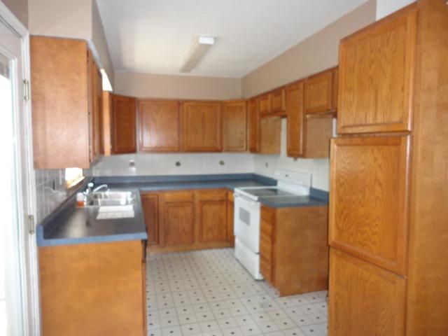 108 SW Alderson Pl, Lees Summit, MO 64063