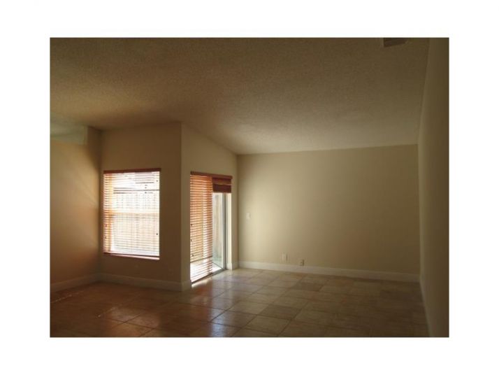 13852 SW 31ST ST, Hollywood, FL 33027