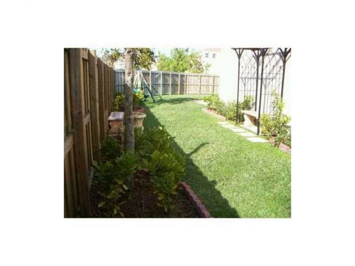 15725 SW 48TH DR, Hollywood, FL 33027