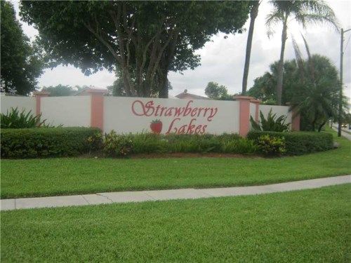 5892 STRAWBERRY LAKES CIR, Lake Worth, FL 33463