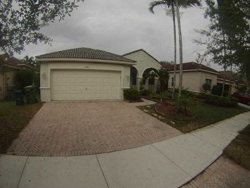 953 TANGLEWOOD CR, Fort Lauderdale, FL 33327