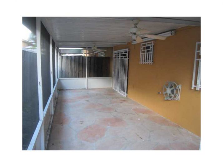 7762 W 34 LN # 18-102, Hialeah, FL 33018