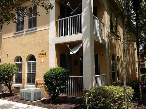 4321 SW 160 AV # 105, Hollywood, FL 33027