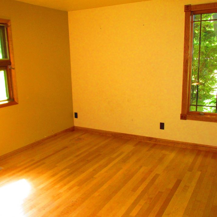 10134 S Johnson Rd, Greenville, MI 48838