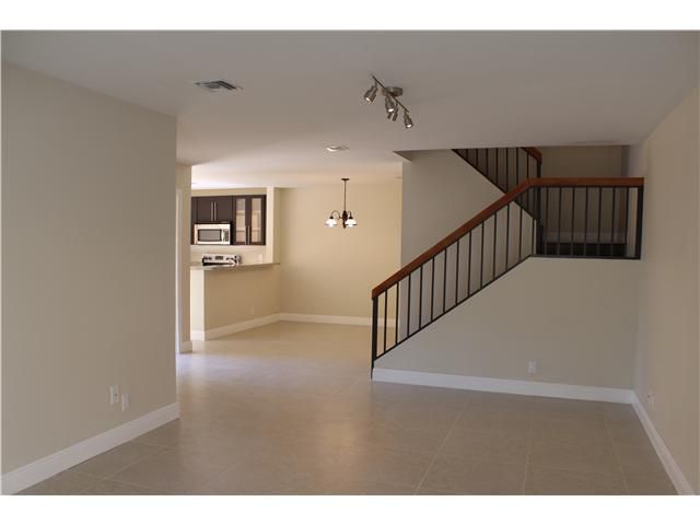 20945 BAY CT # 133-1, Miami, FL 33180