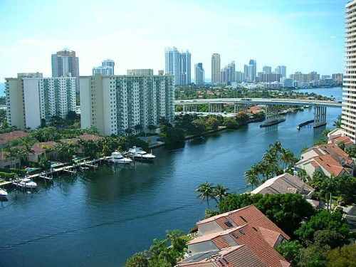 19667 TURNBERRY WY # 17-B, Miami, FL 33180