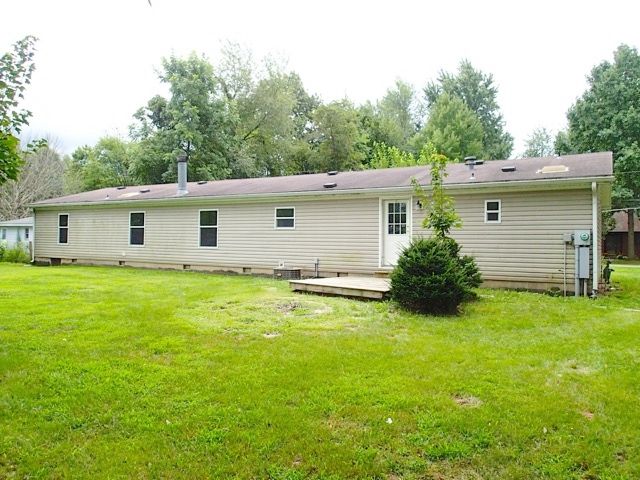 66562 Ellen Rd, Dowagiac, MI 49047