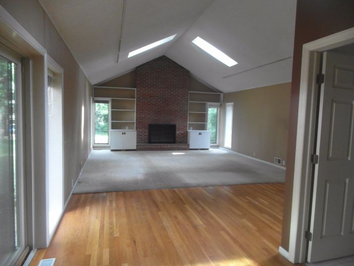 1967 W High St, Lima, OH 45805