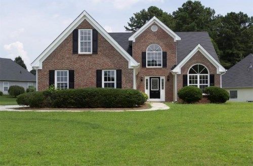 622 Red Tip Lane, Loganville, GA 30052