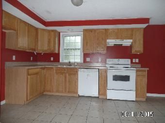 7 Hideaway Ln, East Wareham, MA 02538