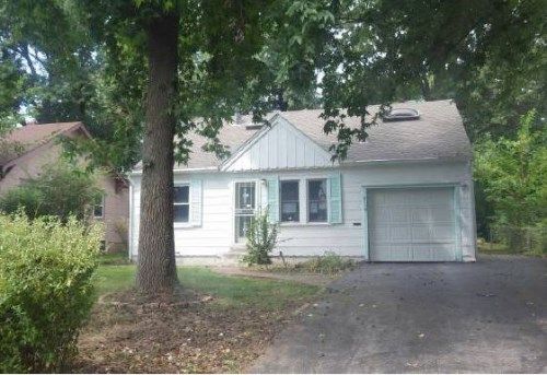 2116 S Scott Ave, Independence, MO 64052