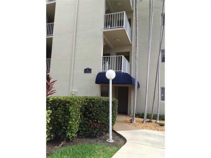 7787 SW 86 ST # E-211, Miami, FL 33143