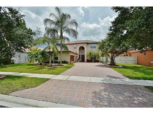 19368 SW 27 ST, Hollywood, FL 33029