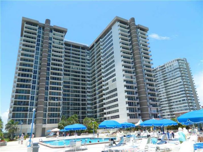 2030 S OCEAN DR # 811, Hallandale, FL 33009