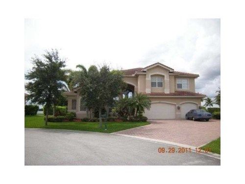 4182 SW 188 AV, Hollywood, FL 33029