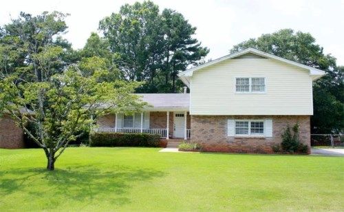 1277 Mannbrook Drive, Stone Mountain, GA 30083